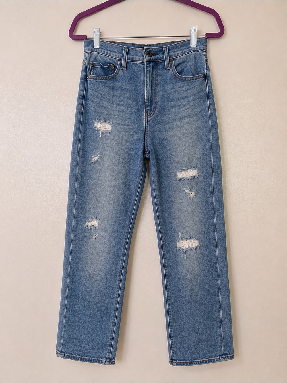 UNIQLO Distressed Straight Leg Jeans – Size 24 – Excellent Used Condition